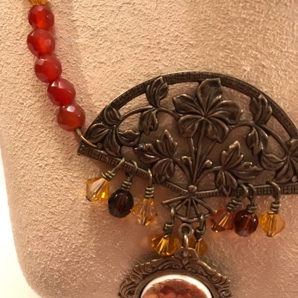 🍁Beautiful and Unique Necklace and Earring Set🍁 - Picture 4 of 5